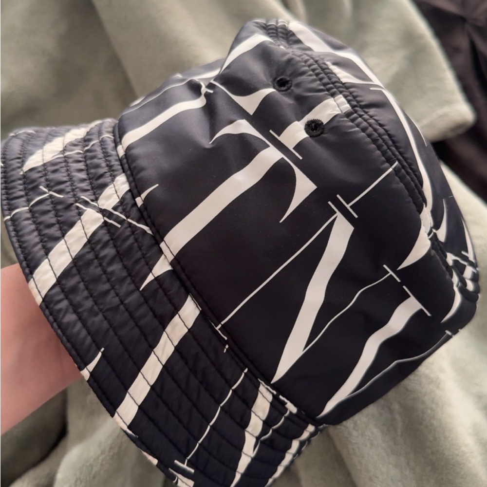 Valentino Garavani Black and White Graphic Print Bucket Hat